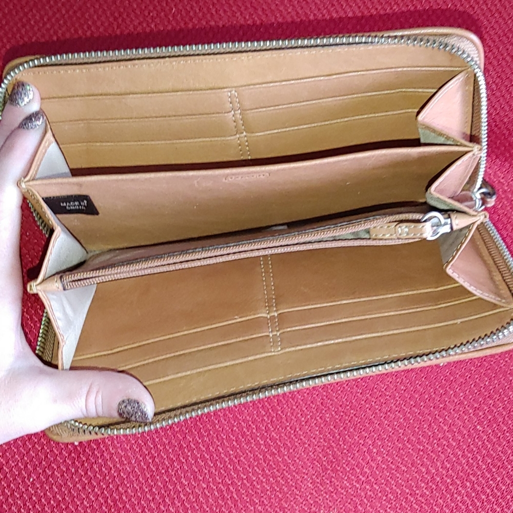 Coach wallet - Picture 2 of 3
